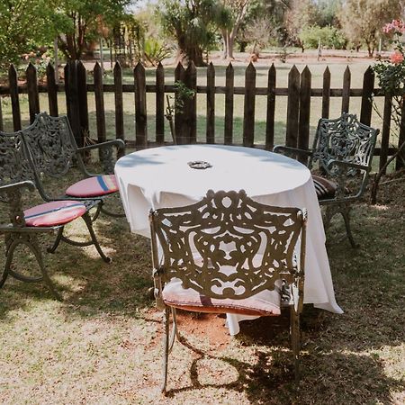 Tierpoort White Linen Guesthouse מראה חיצוני תמונה