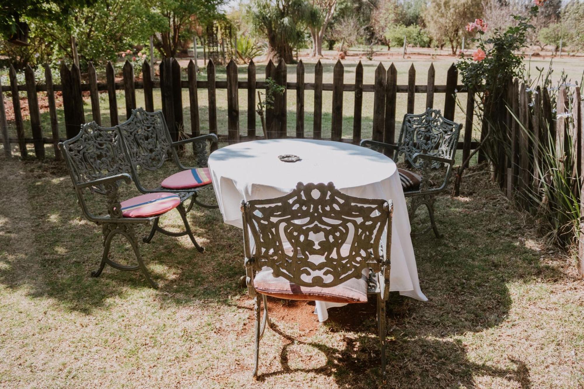 Tierpoort White Linen Guesthouse מראה חיצוני תמונה