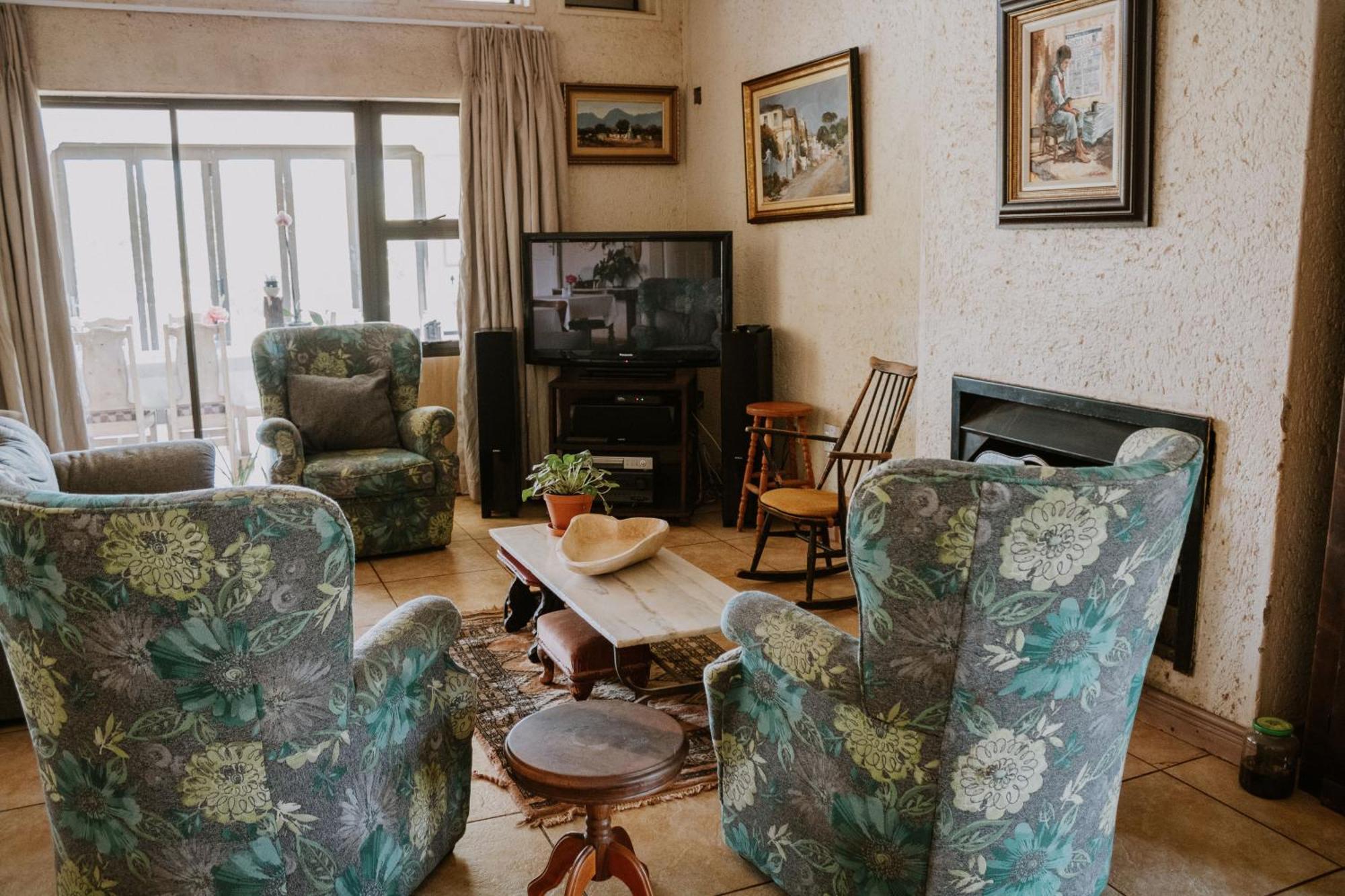 Tierpoort White Linen Guesthouse מראה חיצוני תמונה