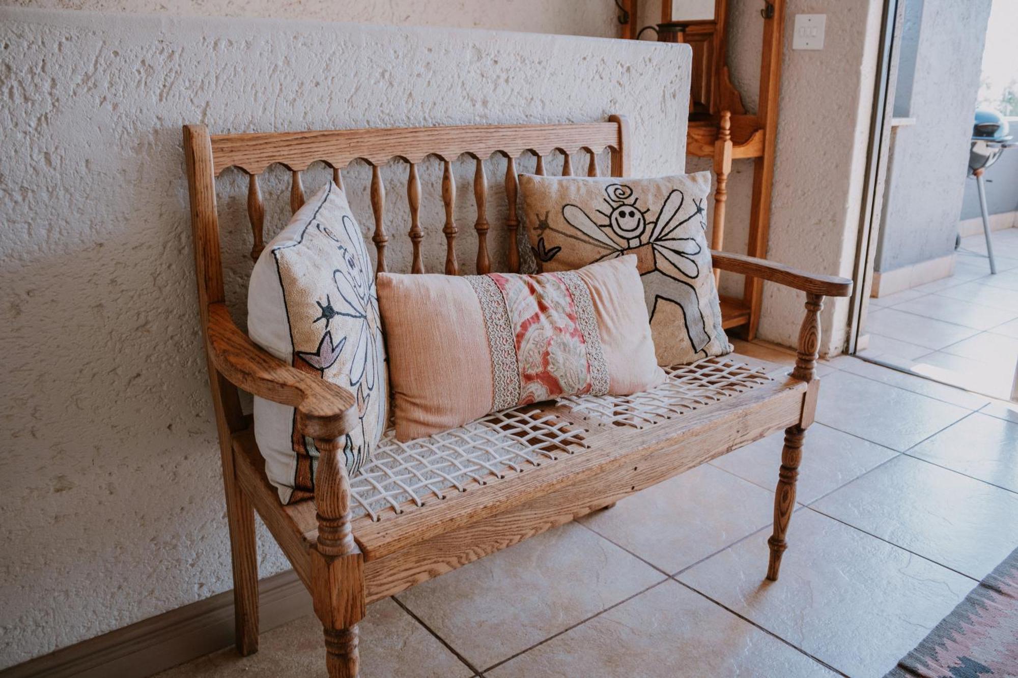 Tierpoort White Linen Guesthouse מראה חיצוני תמונה