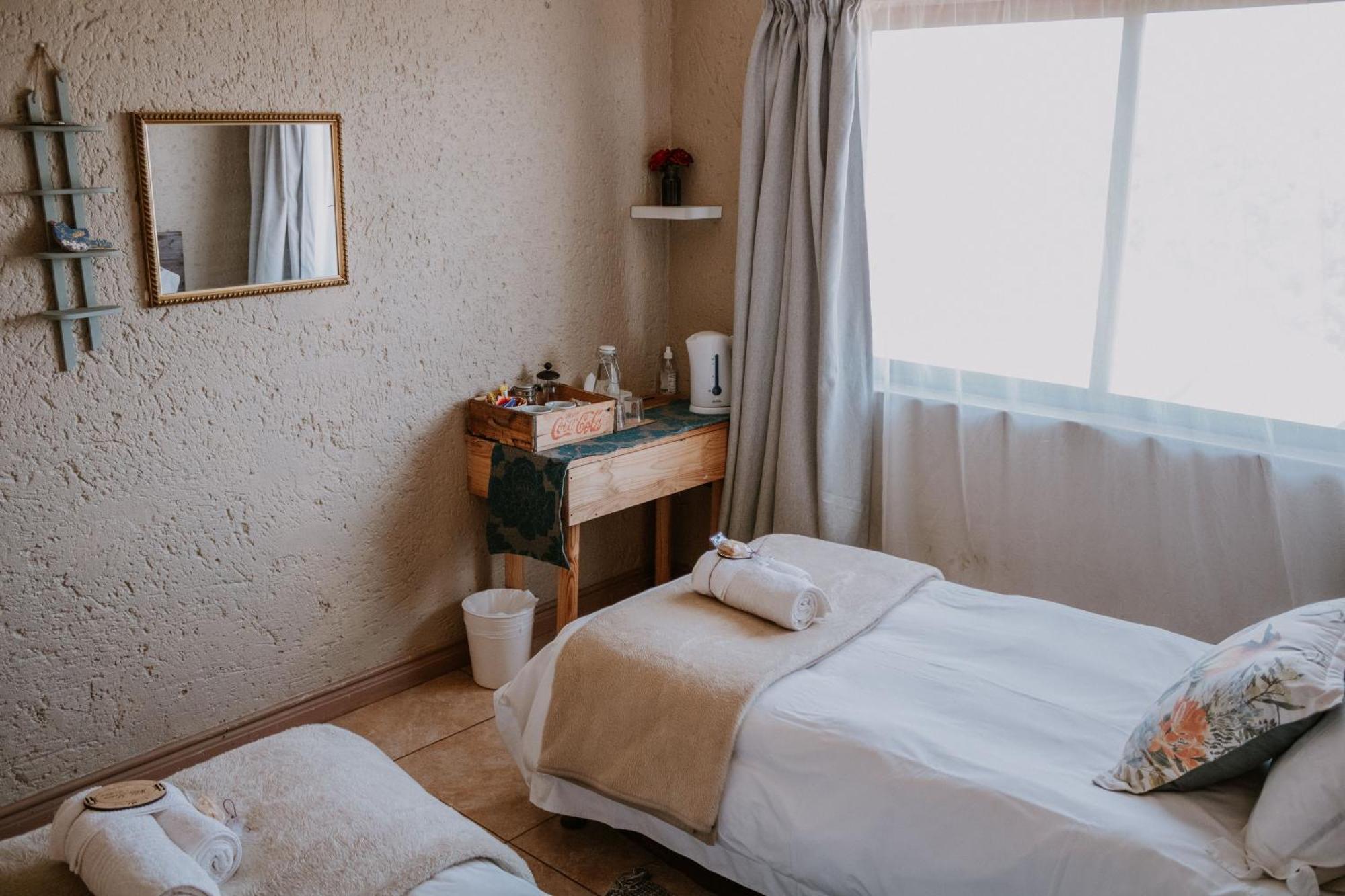 Tierpoort White Linen Guesthouse מראה חיצוני תמונה