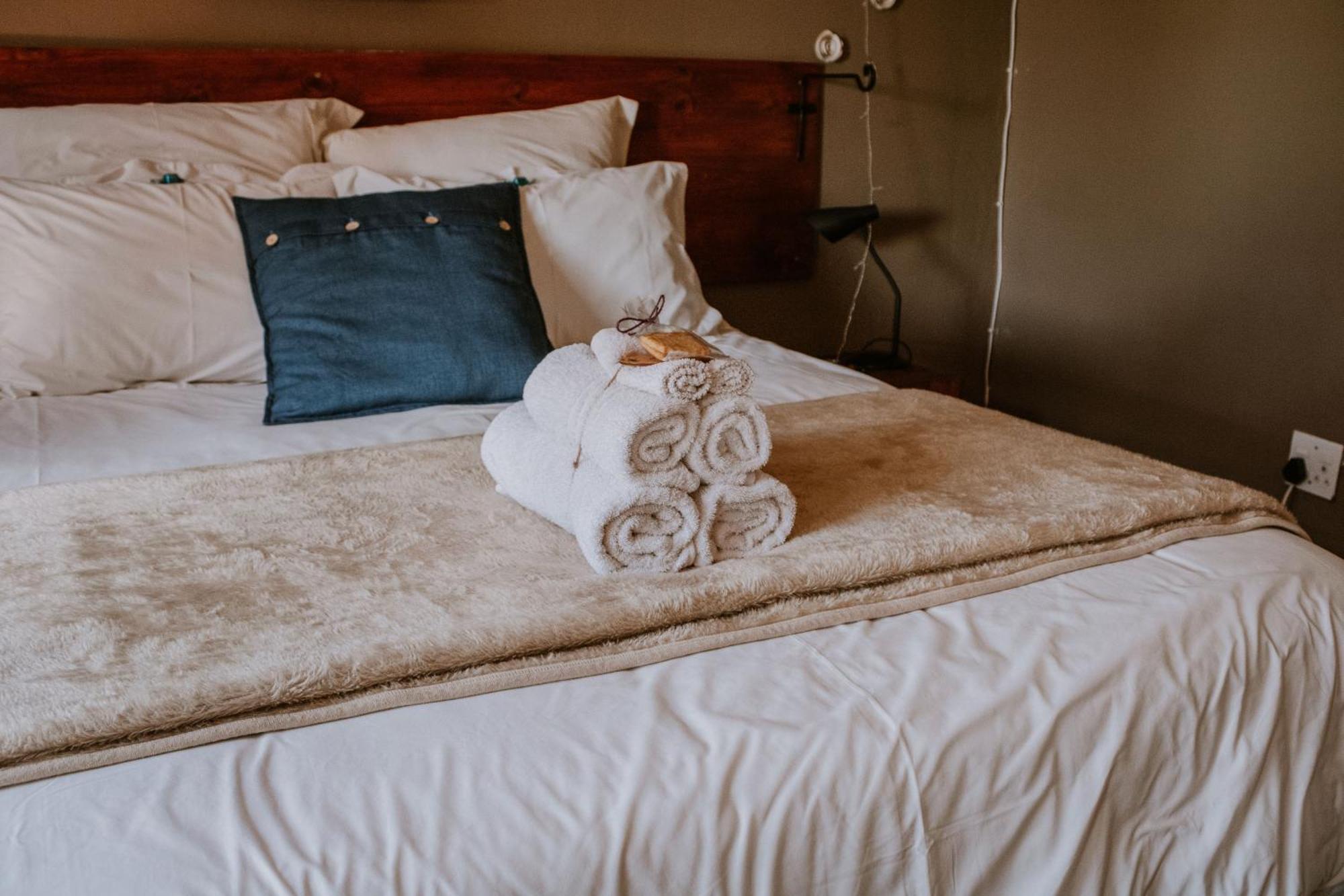 Tierpoort White Linen Guesthouse מראה חיצוני תמונה