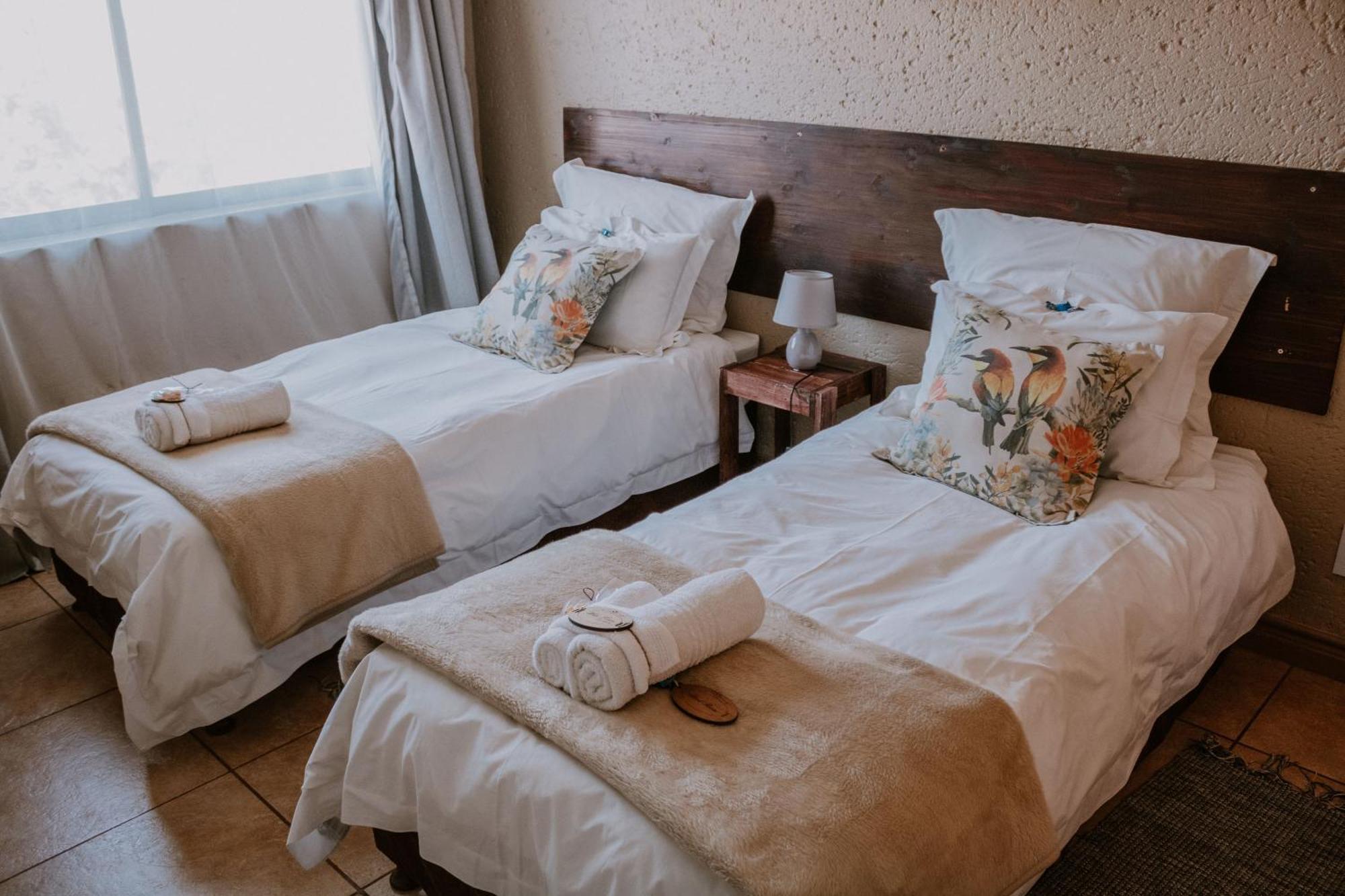Tierpoort White Linen Guesthouse מראה חיצוני תמונה