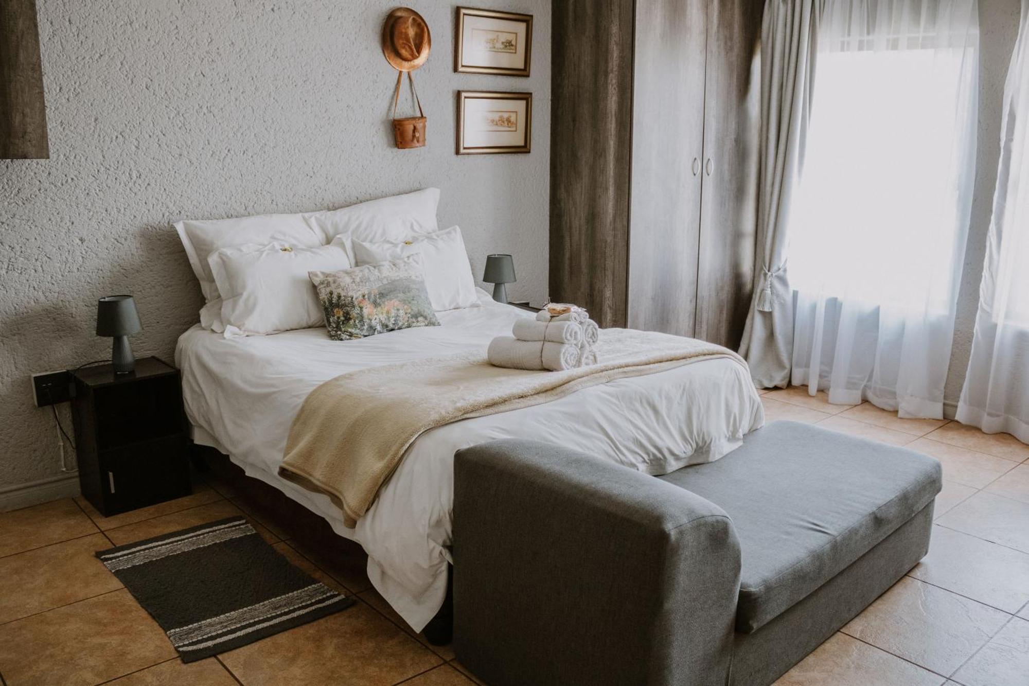 Tierpoort White Linen Guesthouse מראה חיצוני תמונה