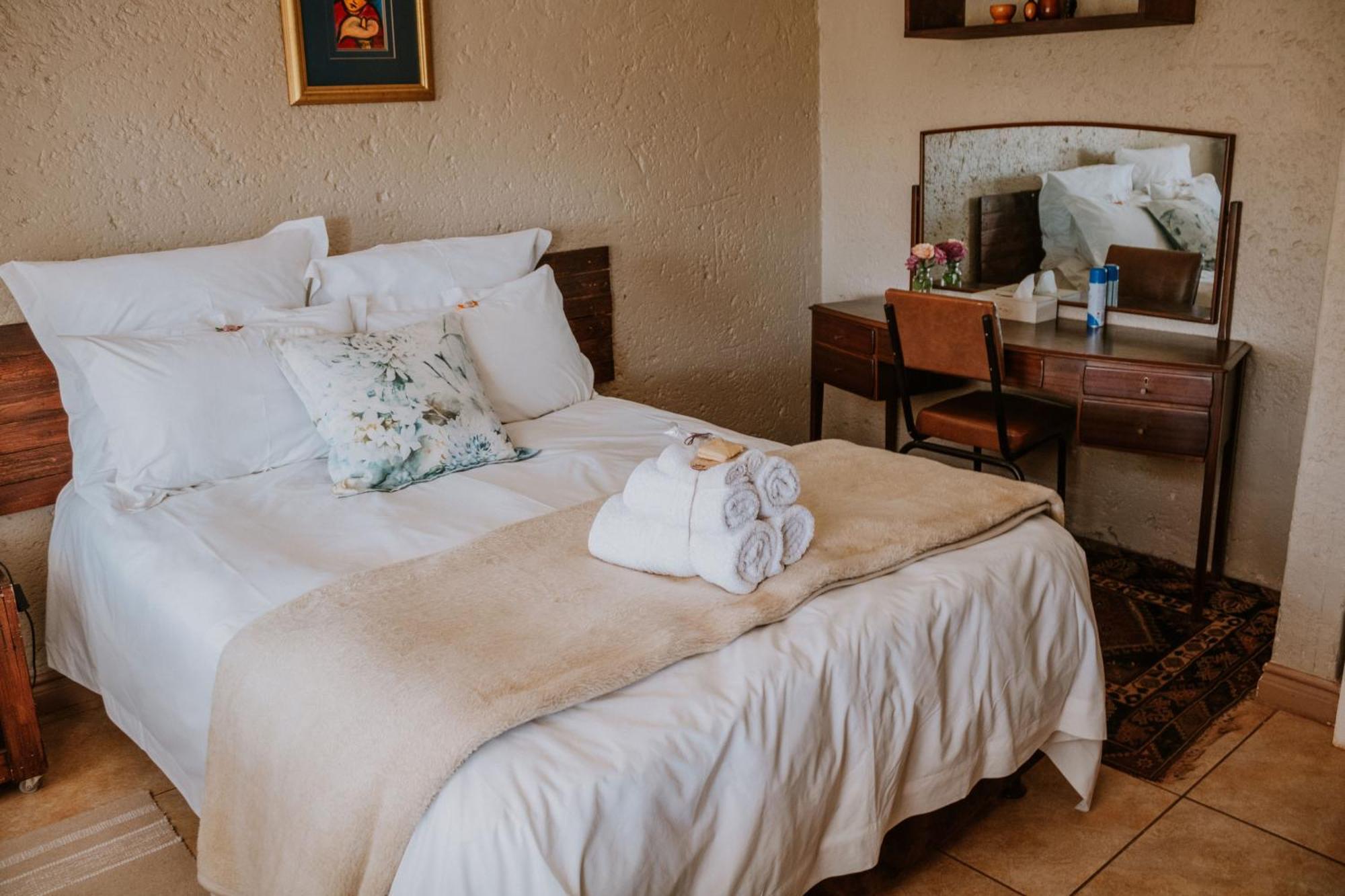 Tierpoort White Linen Guesthouse מראה חיצוני תמונה